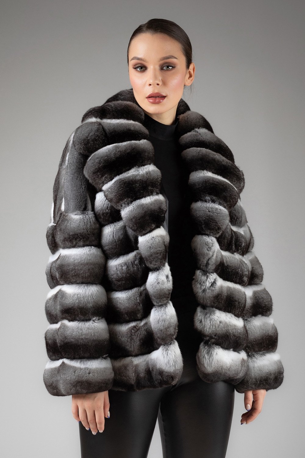 Шуба из меха шиншиллы с английским воротником AE2
